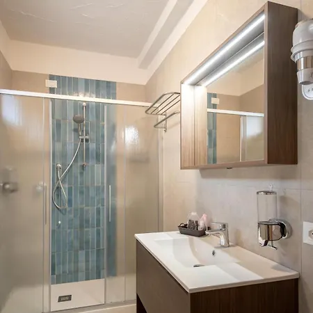 מלון דירות Capinera 4*